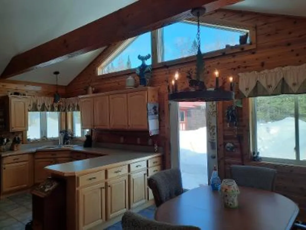 20 Cedric Road Pittsburg NH 03592