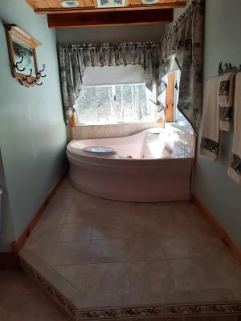 20 Cedric Road Pittsburg NH 03592