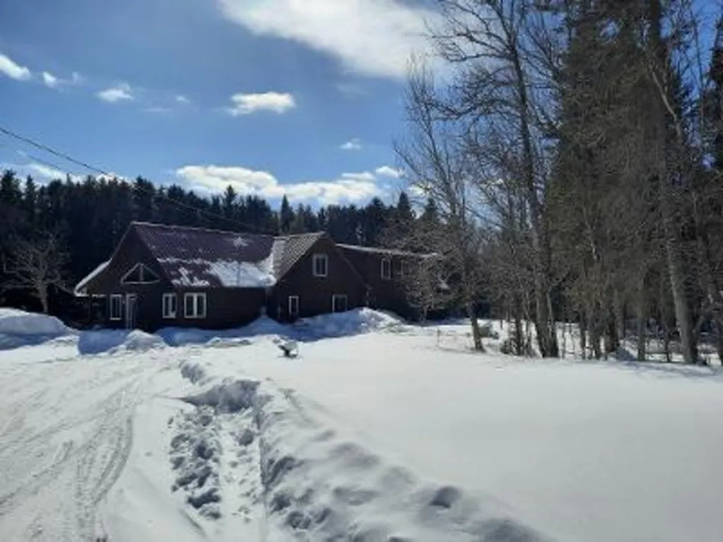 20 Cedric Road Pittsburg NH 03592