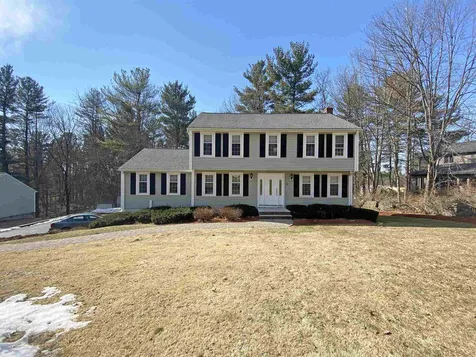 16 Dawn Street Salem NH 03079