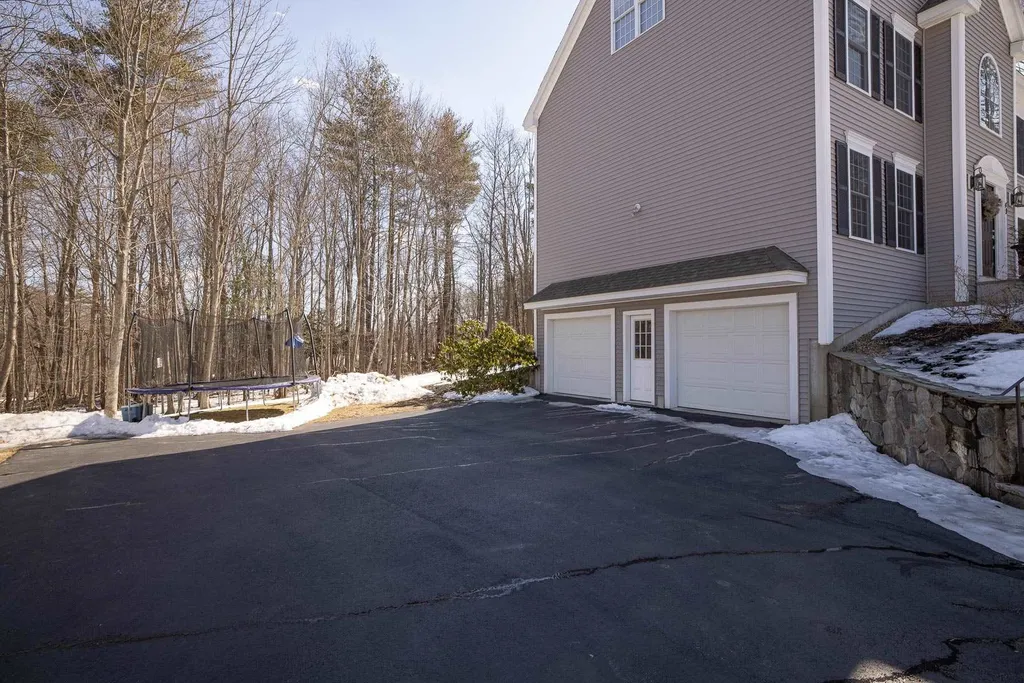 49 Barrett Farm Drive Greenland NH 03840