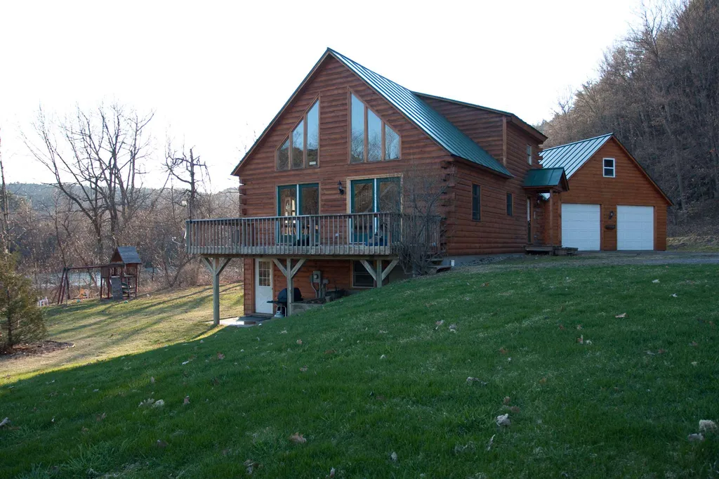 3033 Vt Route 14 Royalton VT 05068