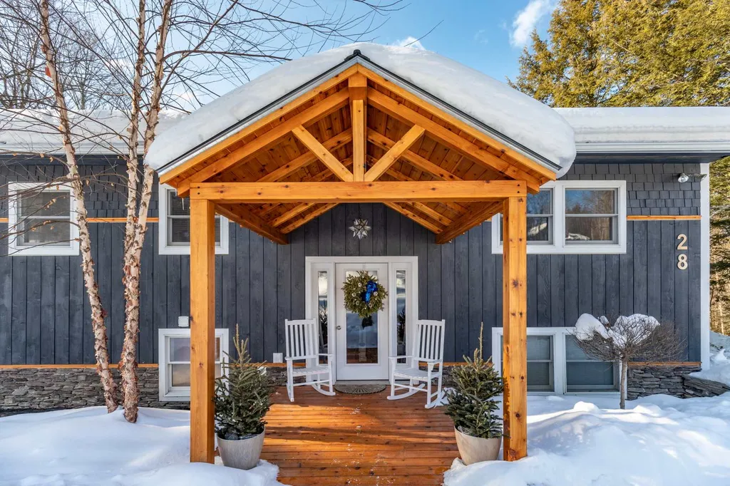 28 South Road Stowe VT 05672