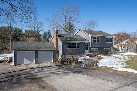 7 Melba Drive Hudson NH 03051