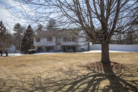 5 Towne Drive Derry NH 03038