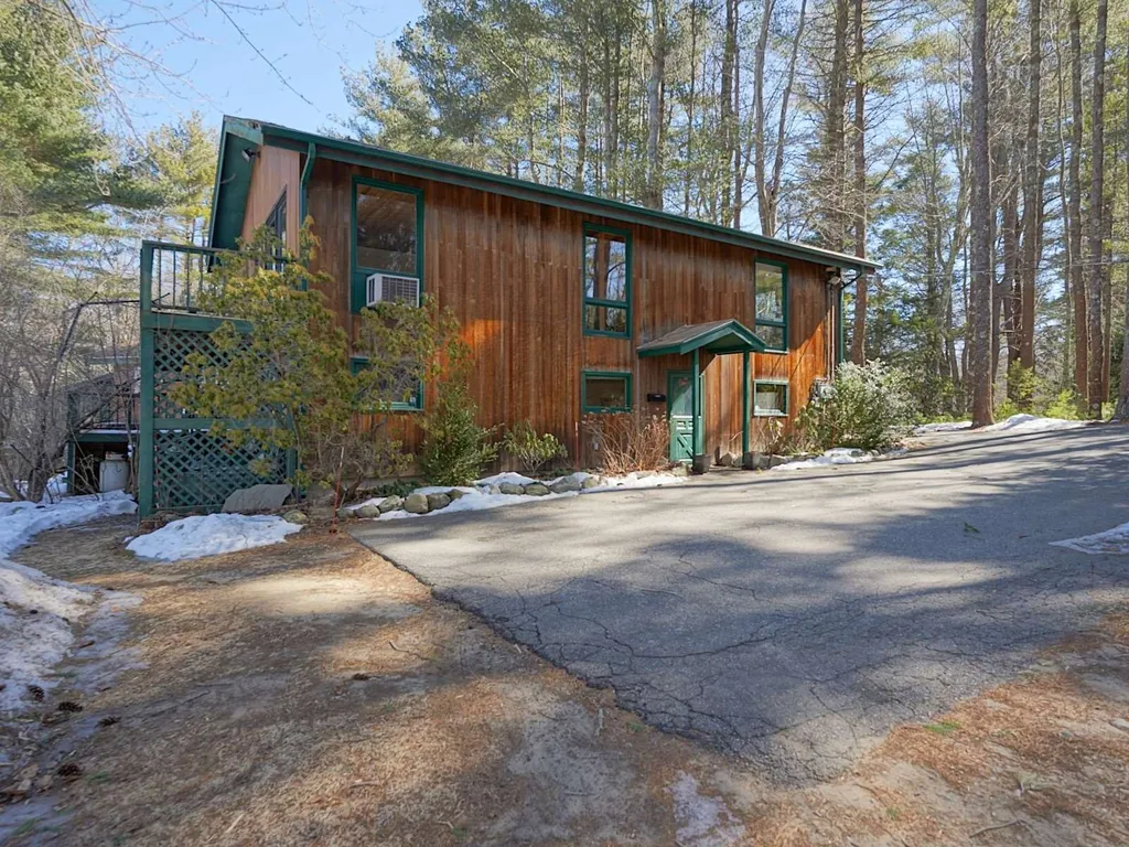 100 Woodland Road North Hampton NH 03862