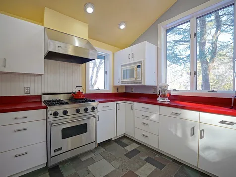 100 Woodland Road North Hampton NH 03862