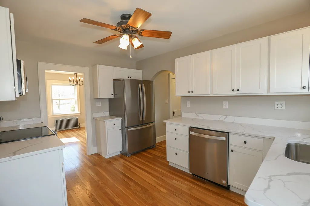 59 Broadway Avenue Manchester NH 03104