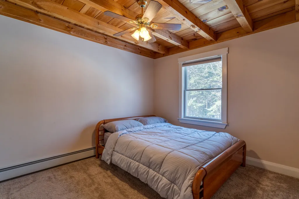 16 Davis Boulevard Rochester NH 03868