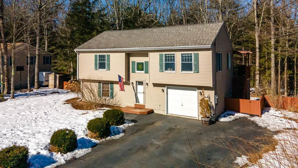 16 Davis Boulevard Rochester NH 03868
