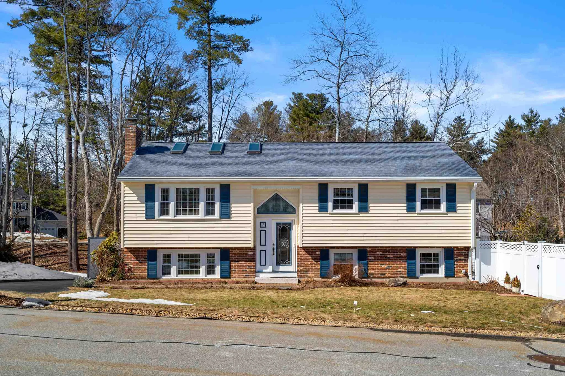 7 Monza Road Nashua NH 03064