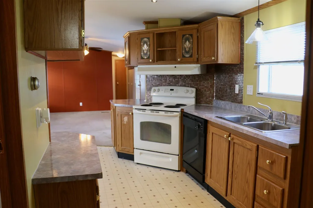 79 Caddy Drive Salem NH 03079