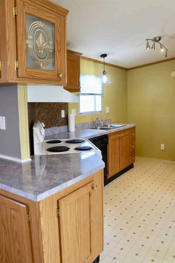 79 Caddy Drive Salem NH 03079