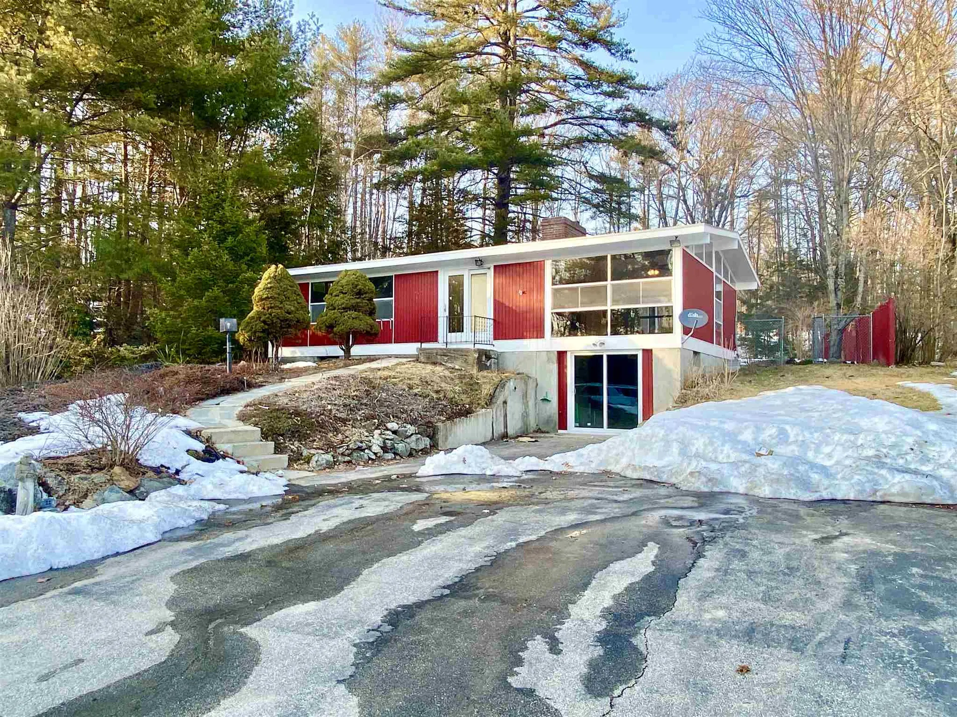 12 Windsor Terrace Hillsborough NH 03244