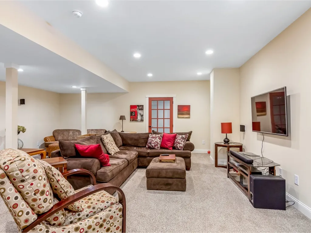 22 Dewey Place South Burlington VT 05403-7923