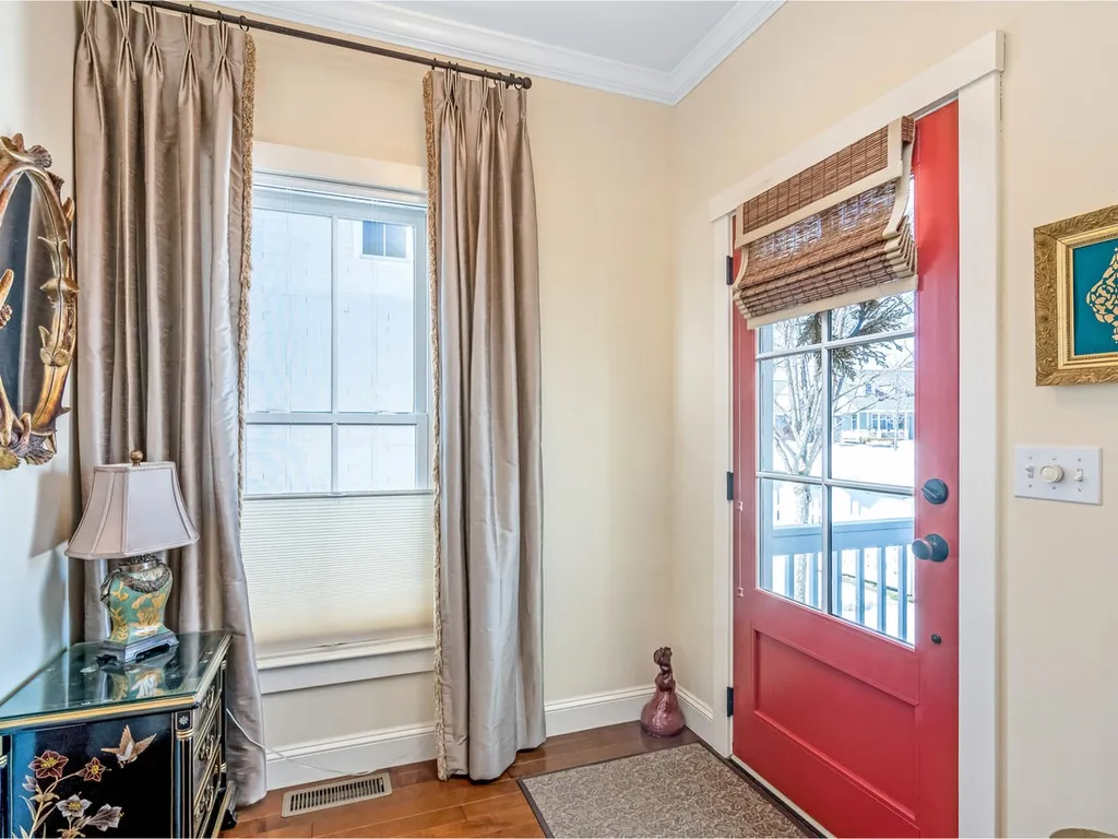 22 Dewey Place South Burlington VT 05403-7923