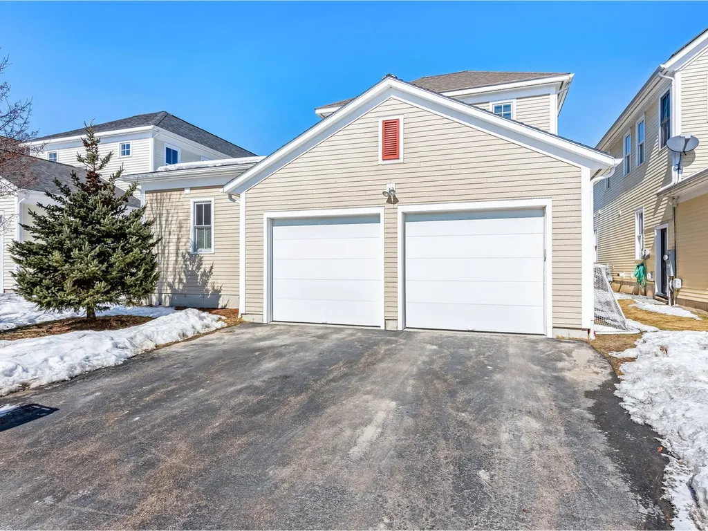 22 Dewey Place South Burlington VT 05403-7923
