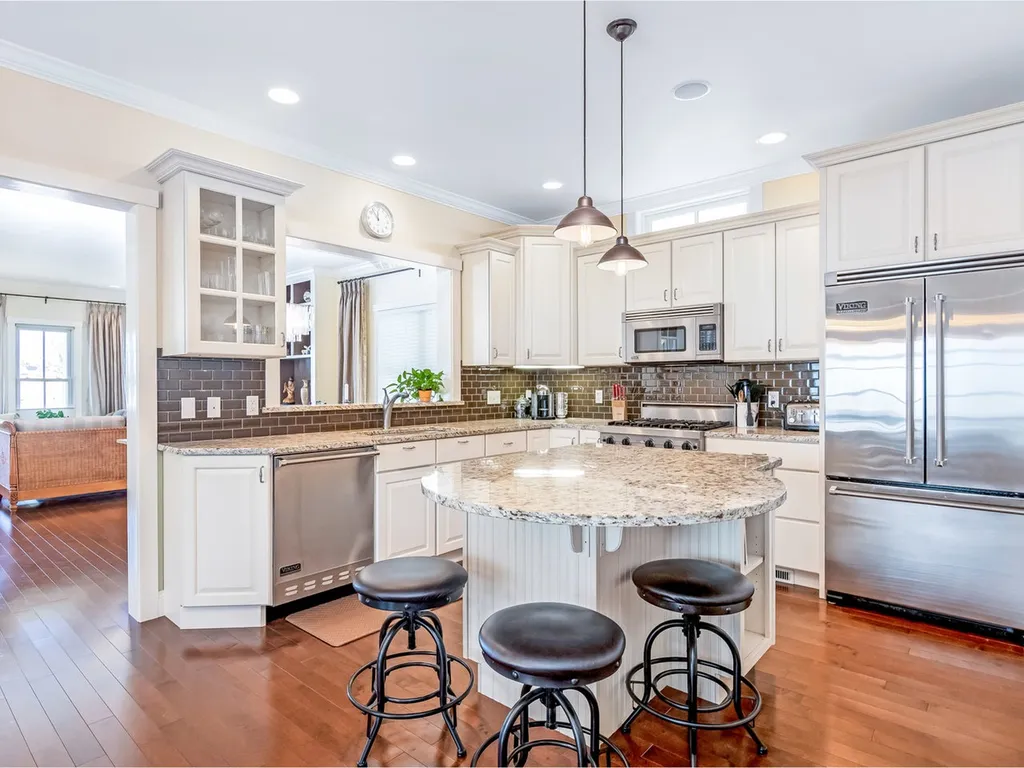 22 Dewey Place South Burlington VT 05403-7923
