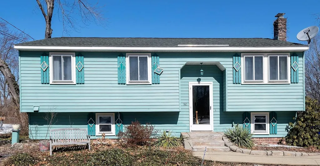 380 Mystic Street Manchester NH 03103