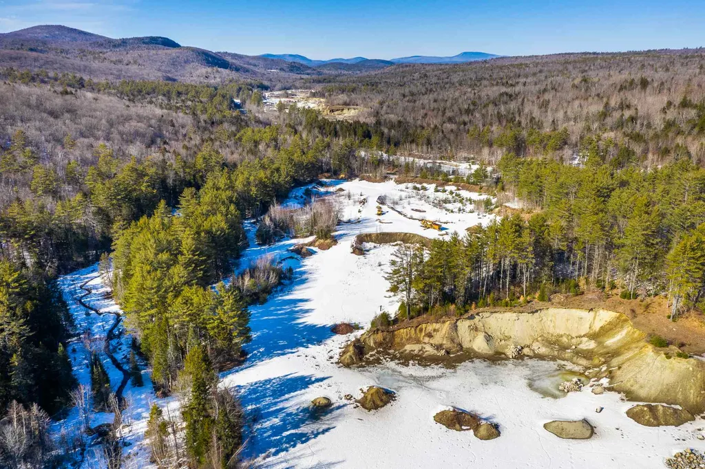 672 Bog Road Enfield NH 03748