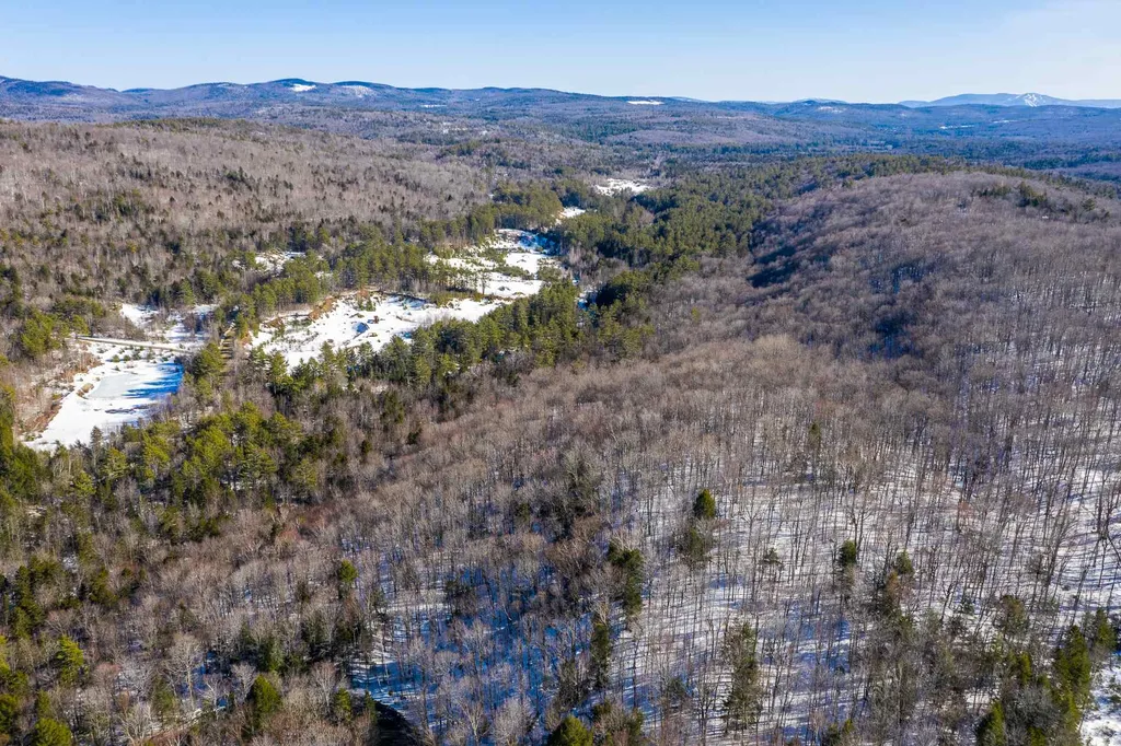 672 Bog Road Enfield NH 03748