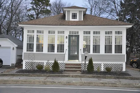 4 Fairview Avenue Nashua NH 03060