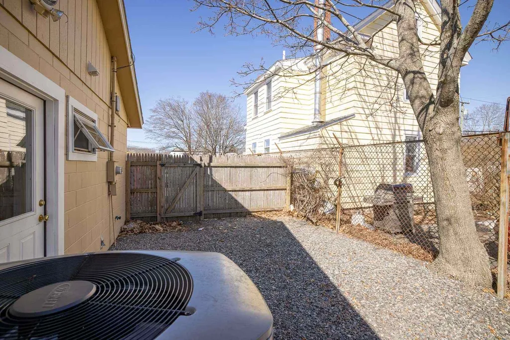 27 Albany Street Portsmouth NH 03801