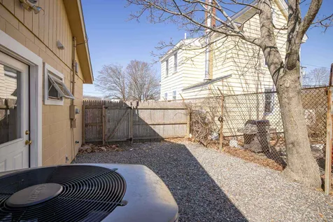 27 Albany Street Portsmouth NH 03801