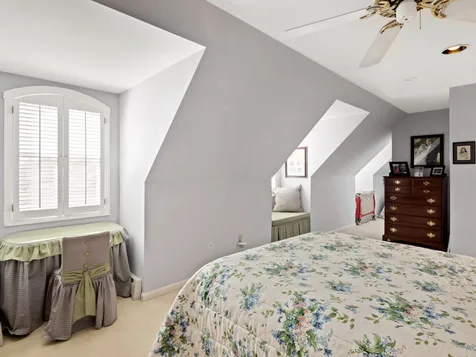 81 Gardenside Lane Shelburne VT 05482