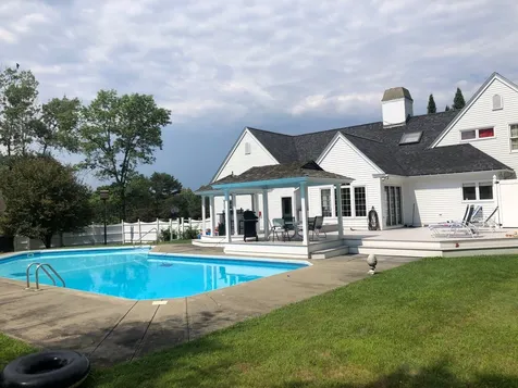 81 Gardenside Lane Shelburne VT 05482