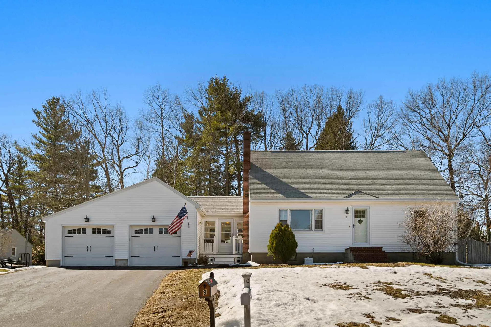 10 Ridgeview Avenue Salem NH 03079