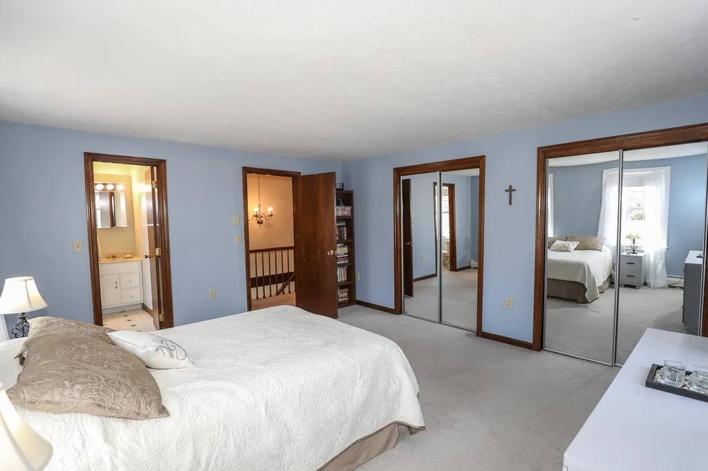 15 Davis Drive Londonderry NH 03053