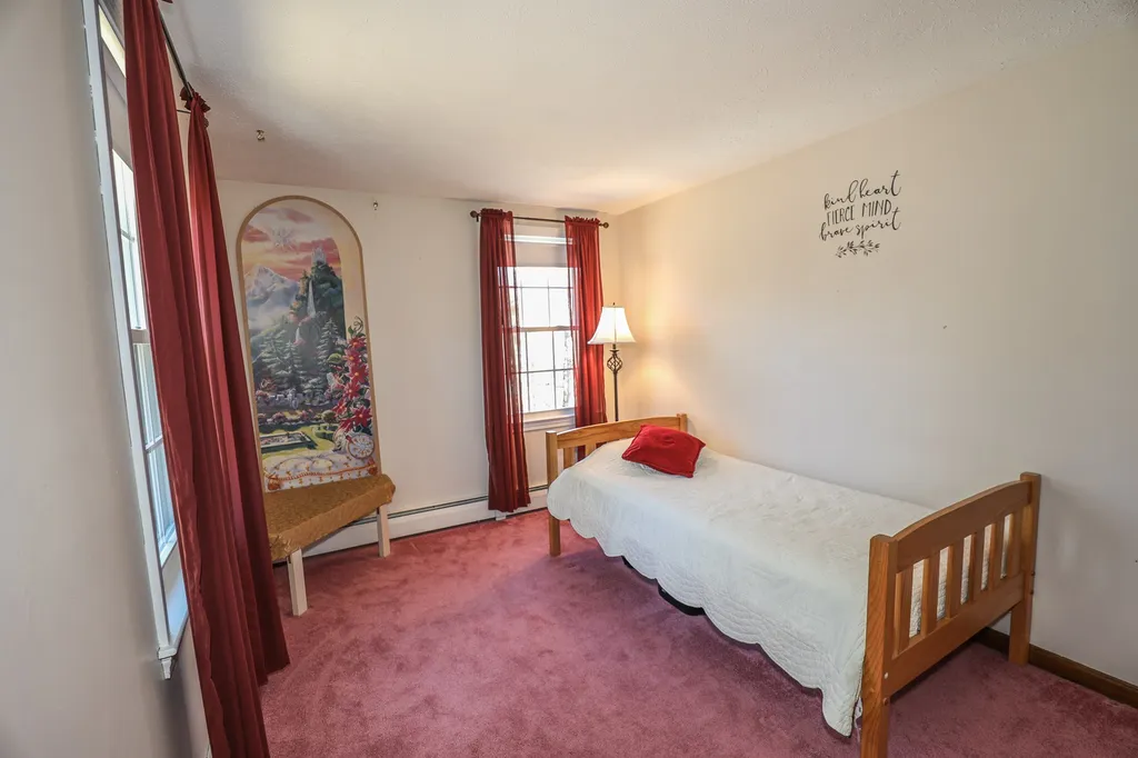 15 Davis Drive Londonderry NH 03053