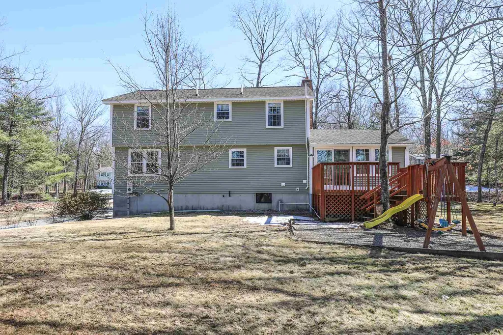 15 Davis Drive Londonderry NH 03053