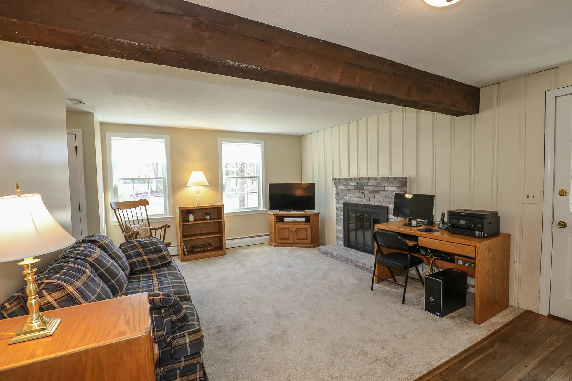 15 Davis Drive Londonderry NH 03053