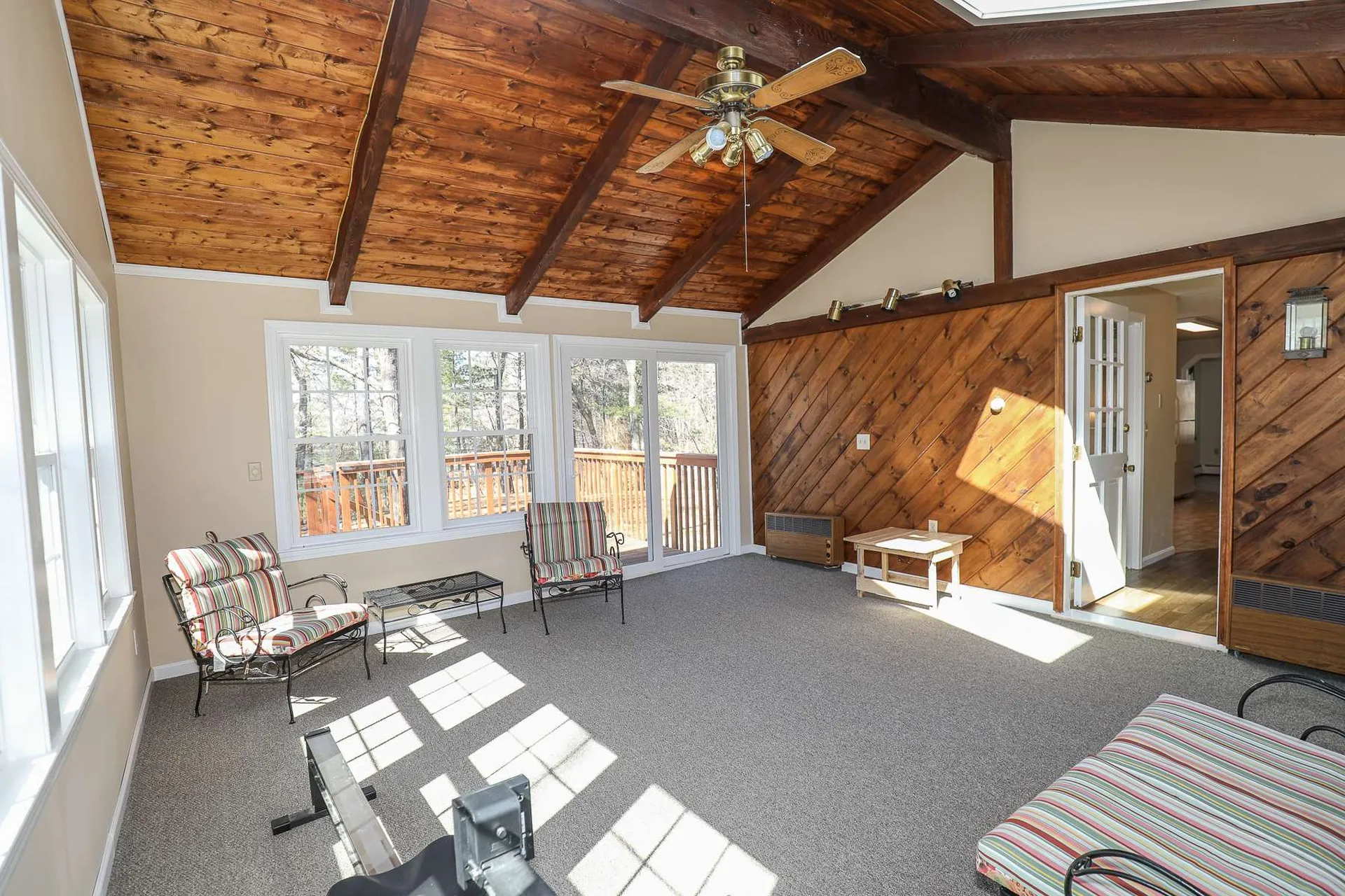 15 Davis Drive Londonderry NH 03053