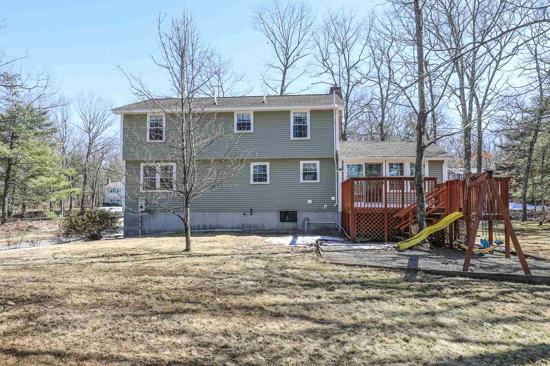 15 Davis Drive Londonderry NH 03053