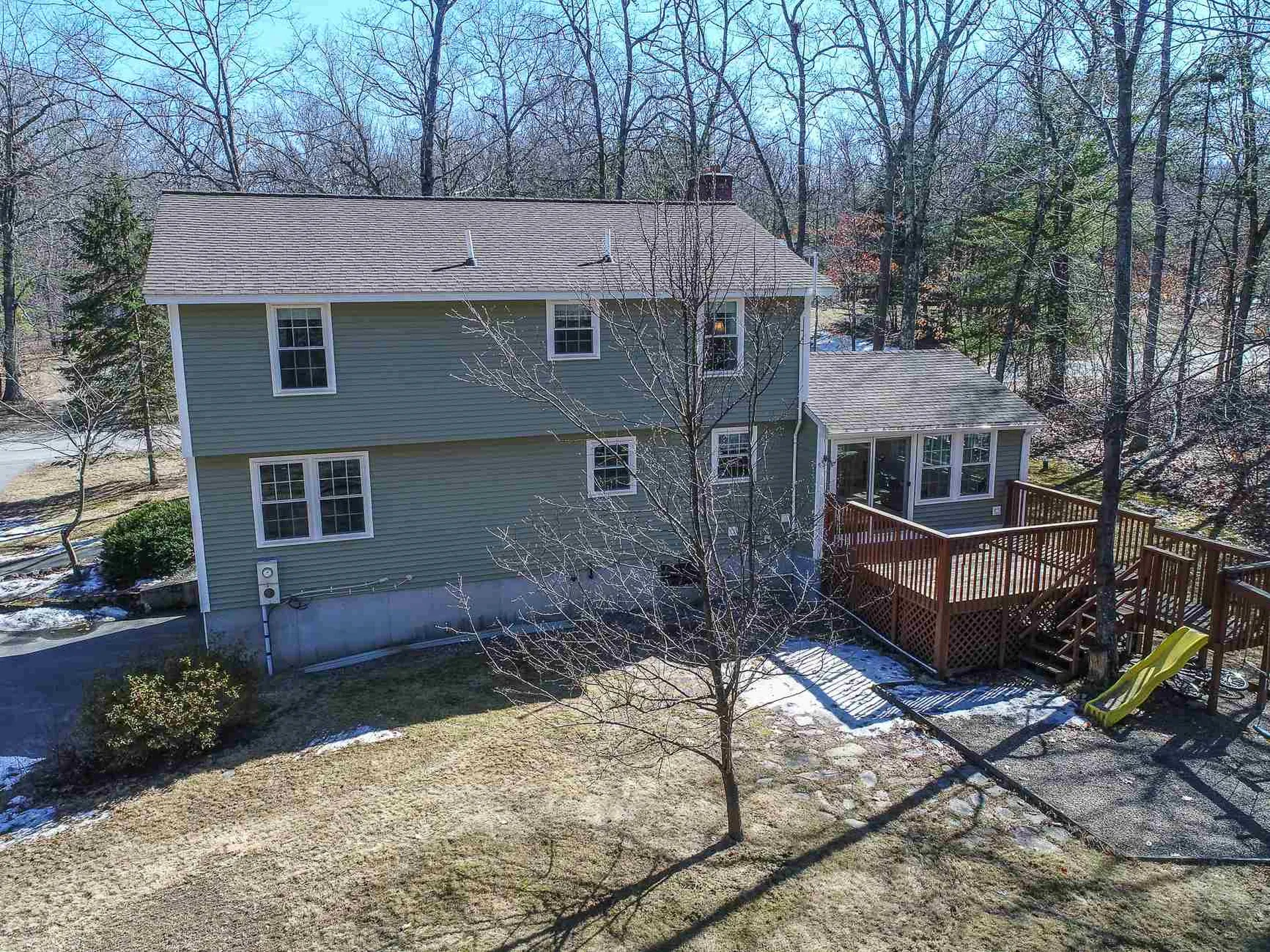 15 Davis Drive Londonderry NH 03053