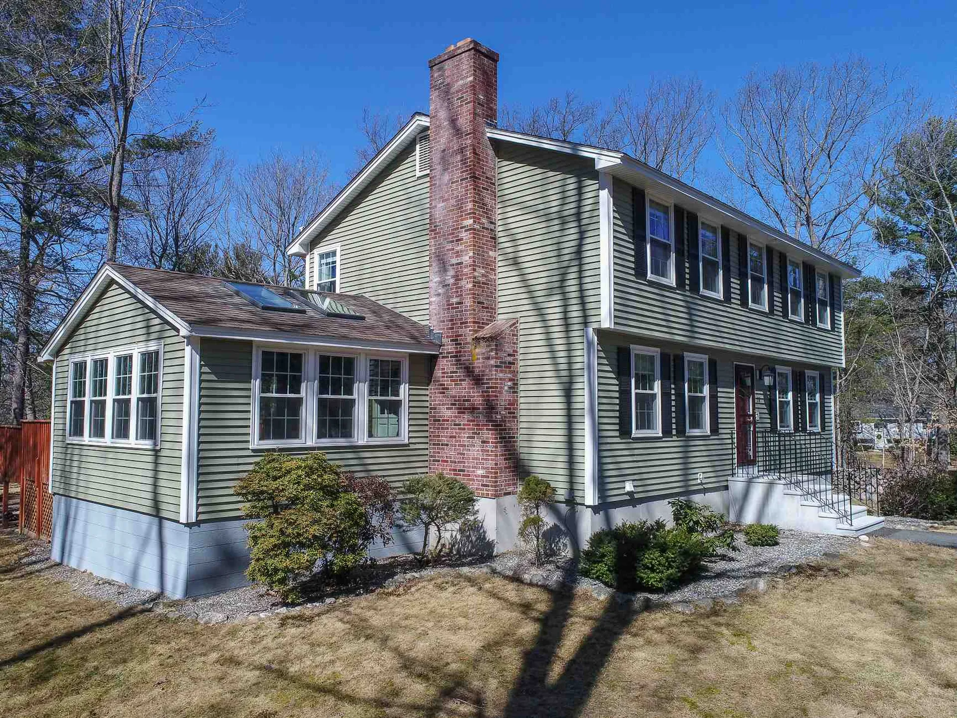 15 Davis Drive Londonderry NH 03053