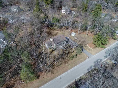 15 Davis Drive Londonderry NH 03053