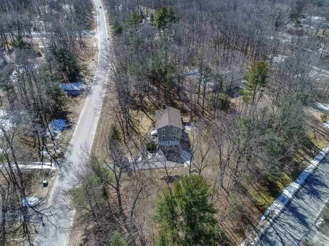 15 Davis Drive Londonderry NH 03053