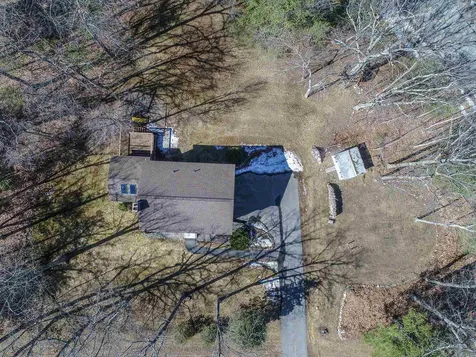 15 Davis Drive Londonderry NH 03053