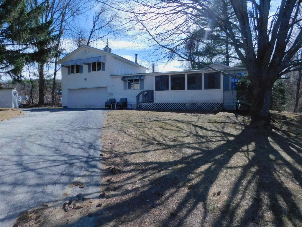 1 Reggie Avenue Hooksett NH 03106-1048