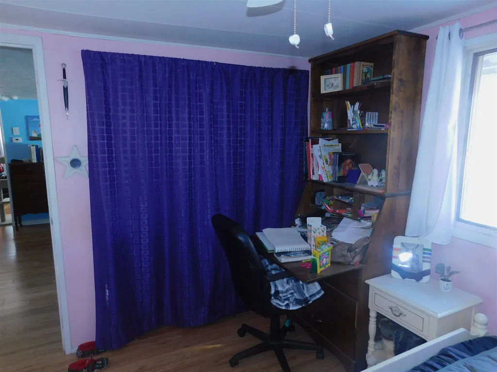 1 Reggie Avenue Hooksett NH 03106-1048