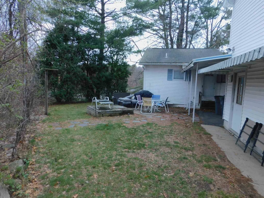 1 Reggie Avenue Hooksett NH 03106-1048