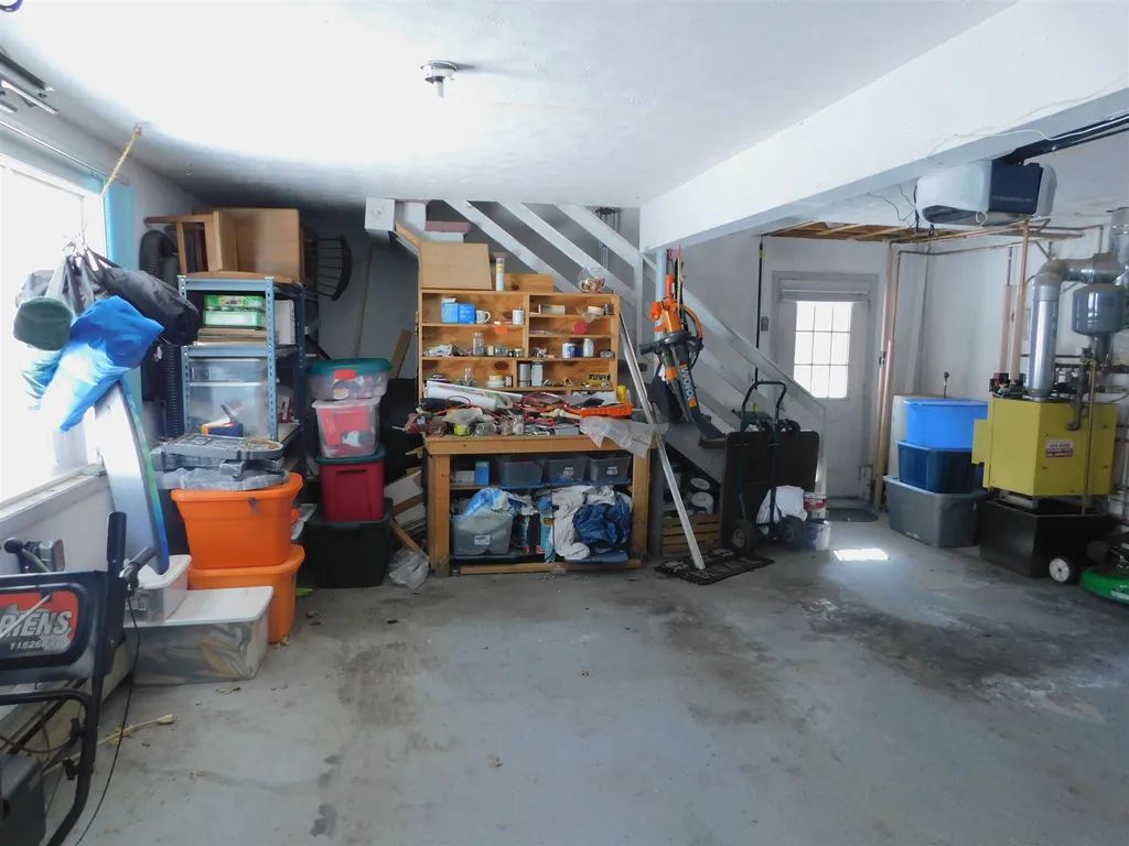 1 Reggie Avenue Hooksett NH 03106-1048