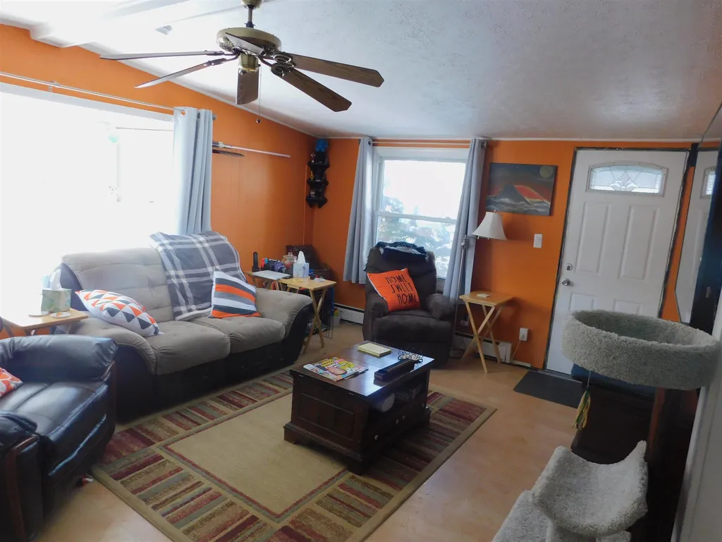 1 Reggie Avenue Hooksett NH 03106-1048
