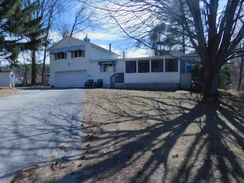 1 Reggie Avenue Hooksett NH 03106-1048