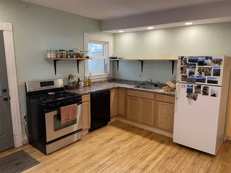 186 Mount Pleasant Street St. Johnsbury VT 05819-1136