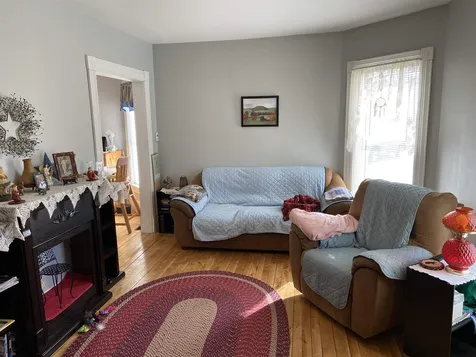 186 Mount Pleasant Street St. Johnsbury VT 05819-1136